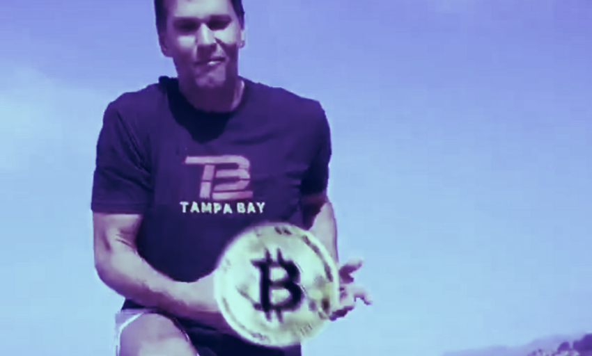 Tom Brady da Bitcoin a los fanáticos para que devuelvan la TD Ball, los fanáticos piden una 