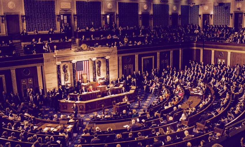 El Congreso aprueba un proyecto de ley de infraestructura de $ 1.2 billones, allanando el camino para impuestos adicionales a las criptomonedas en los EE. UU.