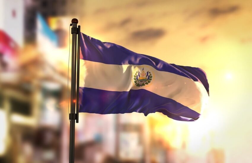 El Salvador recurre a AlphaPoint, con sede en EE. UU., en una oferta para fortalecer su aplicación Chivo Bitcoin