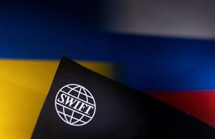 Excluida de Occidente por SWIFT, ¿Rusia cambiará a las criptomonedas?  – CoinLive