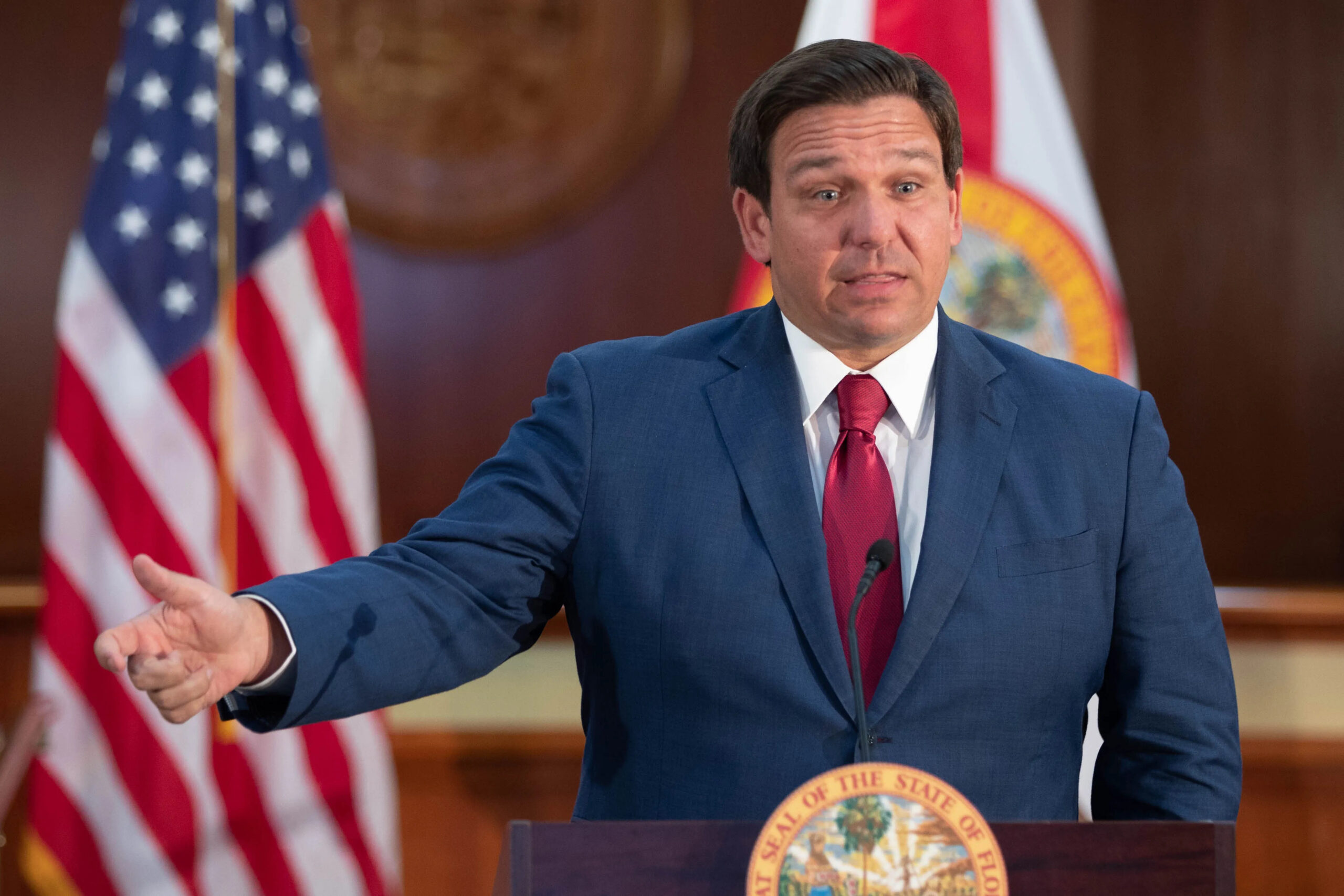 El gobernador de Florida confirma que el estado aceptará pagos de impuestos en <a href=