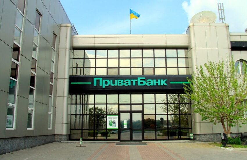 La institución financiera más grande de Ucrania prohíbe a los consumidores adquirir Bitcoin (BTC) con moneda local – CoinLive
