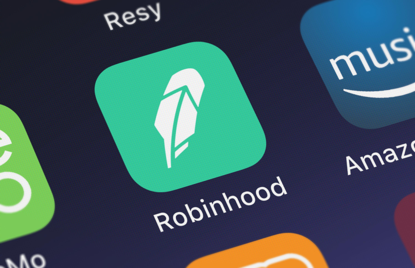 Robinhood Lays off Staff as Stock Price Slumps to New Low