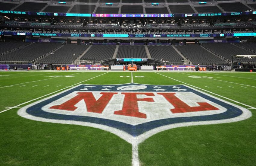 Socios teamed up with 13 American Football League (NFL) teams, revealing the possibility of issuing fan tokens