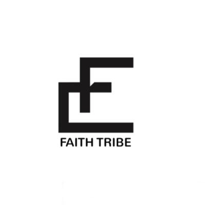 Lanzamiento aéreo de la tribu de la fe 