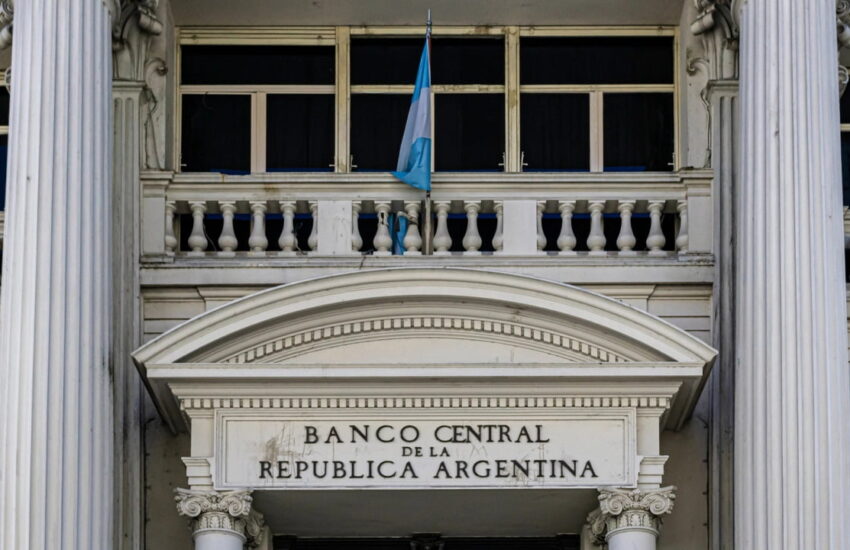 Argentina bans cryptocurrency trading through national banks