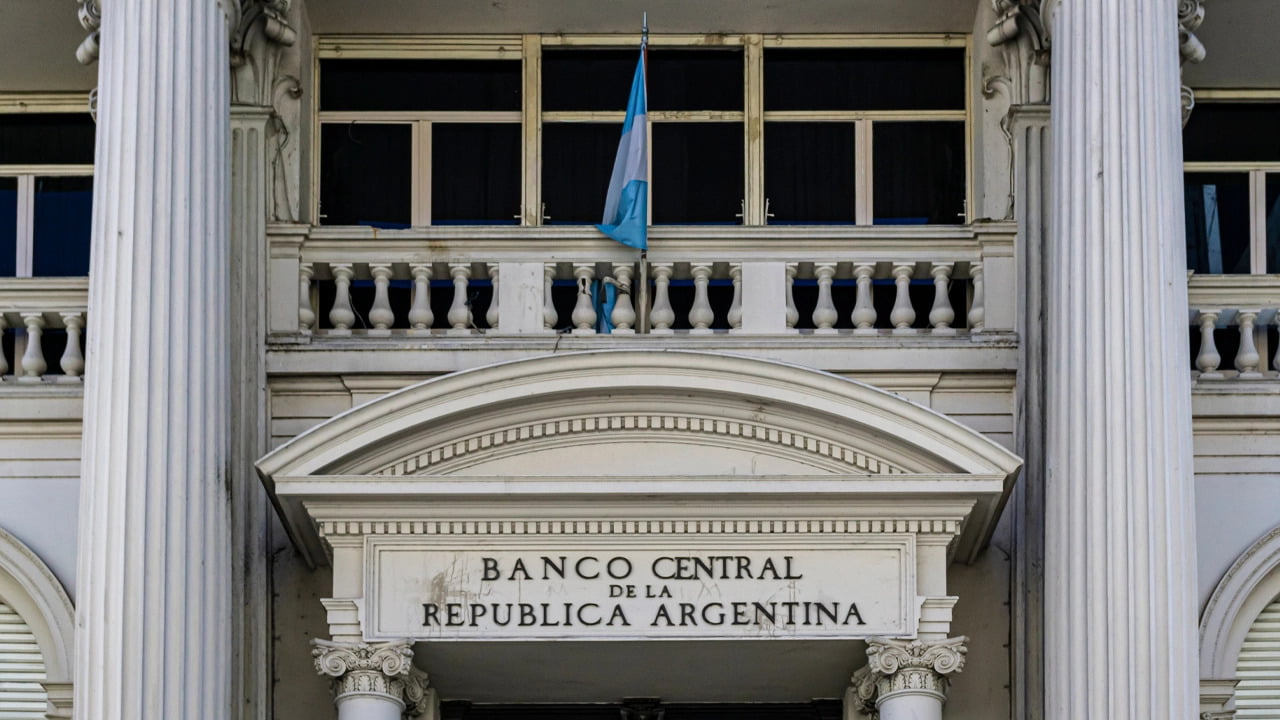 Argentina prohíbe el comercio de criptomonedas a través de bancos nacionales