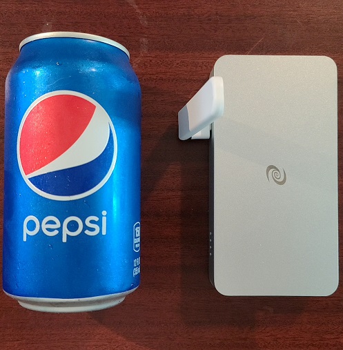 Deeper Connect Mini tiene la misma longitud que una lata de bebida