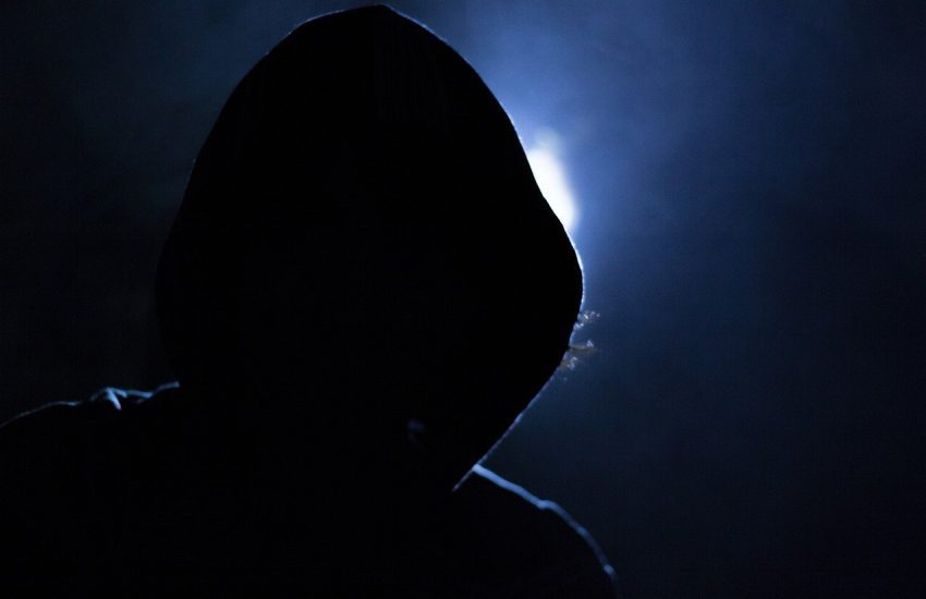Hacker de 25 años encarcelado por robar USD 20 millones en criptomonedas