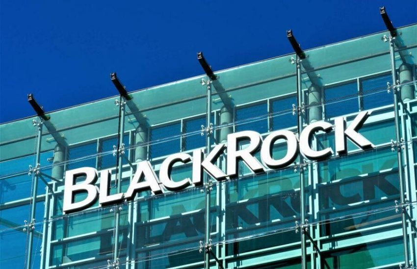 El CEO de BlackRock, Larry Fink, señala una mayor demanda de criptomonedas por parte de los inversores en oro