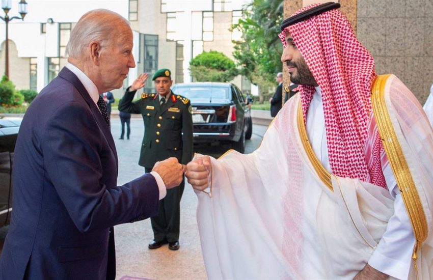 Arabia Saudita está dispuesta a aumentar la producción de petróleo si los precios son altos para lograr que Estados Unidos esté de acuerdo