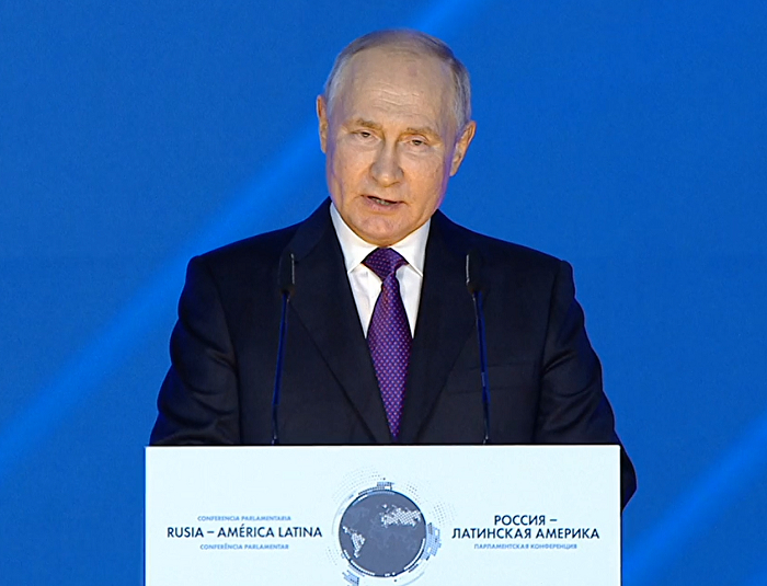 El presidente ruso Vladimir Putin habla en la conferencia Rusia-América Latina.