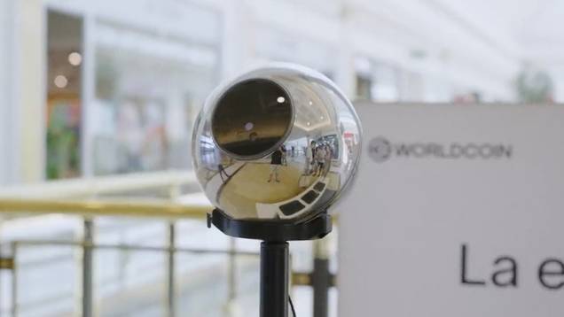Worldcoin anuncia la transición de pagos para operadores de USDC a WLD - CoinLive