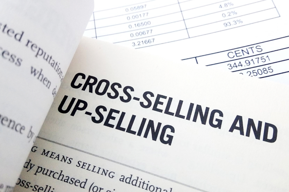 Cross-Selling-vs-Upselling