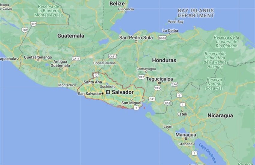 El Salvador elimina impuestos a la renta al dinero proveniente del exterior