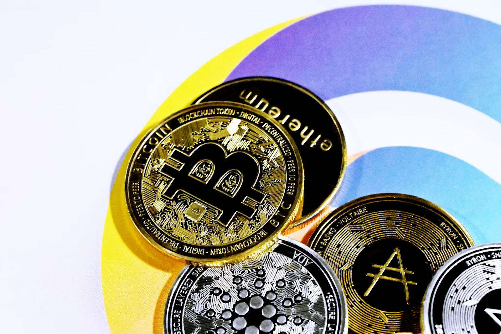 Las 4 mejores altcoins a tener en cuenta en el cuarto trimestre de 2024: foco en BlockDAG, Toncoin, Cardano y Dogecoin