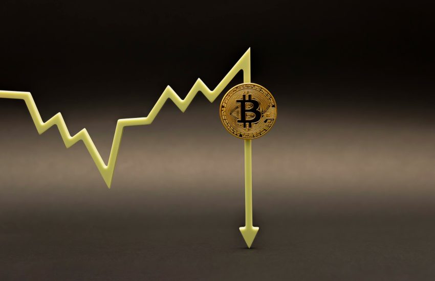 El precio de Bitcoin se detiene cerca de un máximo récord: cómo se movieron las altcoins