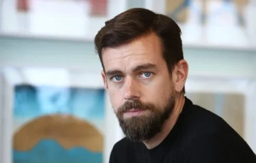 Block recorta un 40% de personal mientras Dorsey impulsa una primera estrategia de IA más pequeña