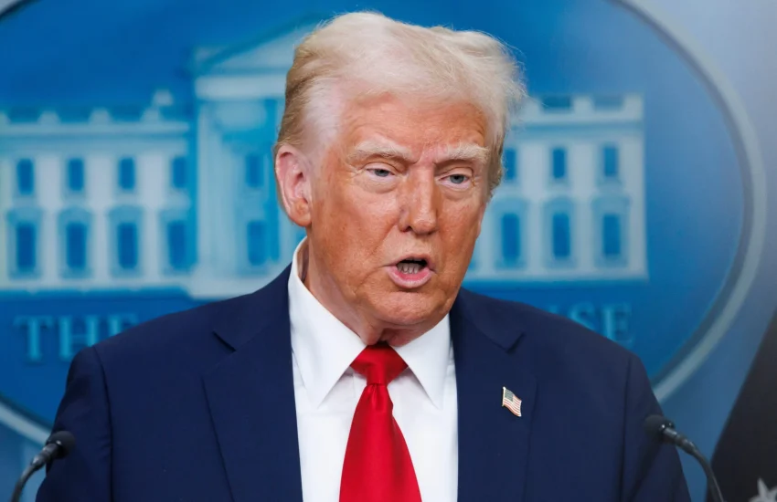 El asesor de Trump dice que las monedas estables GENIUS podrían agregar depósitos a los bancos estadounidenses pronto