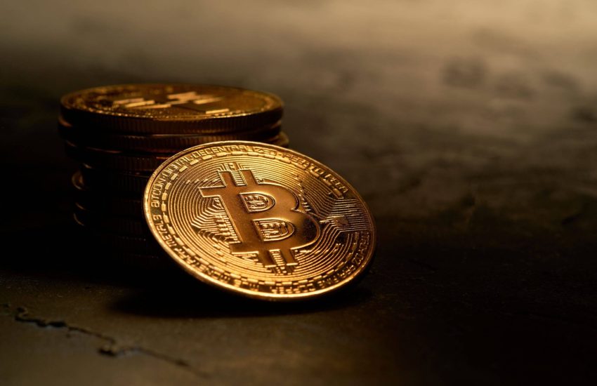 Precio de Bitcoin (BTC): $1.700 millones abandonan los ETF de Bitcoin en una semana mientras BTC rebota ante las noticias de alto el fuego