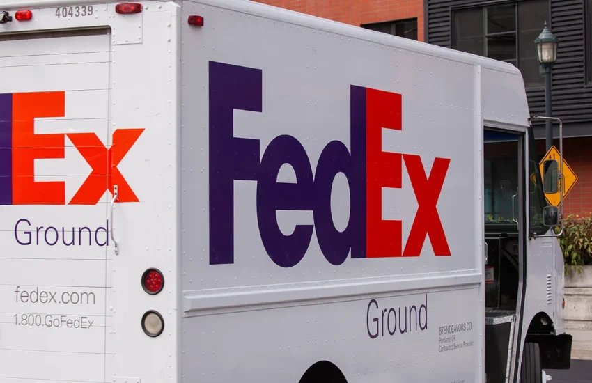 ¿Las acciones de FedEx (FDX) son una compra antes de las ganancias del cuarto trimestre del martes?