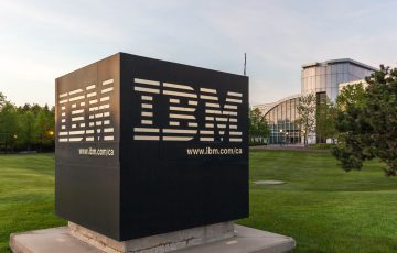 Las acciones de IBM caen mientras la estrella de la NBA pone a Quantum en el centro de atención