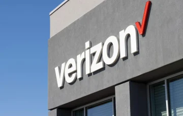 Las acciones de VZ aumentan un 4% cuando Verizon firma un acuerdo de fibra oscura con Google por valor de mil millones de dólares