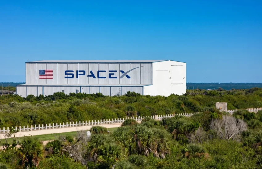 Elon Musk posee el 48% de SpaceX por valor de 900 mil millones de dólares, según muestra un documento