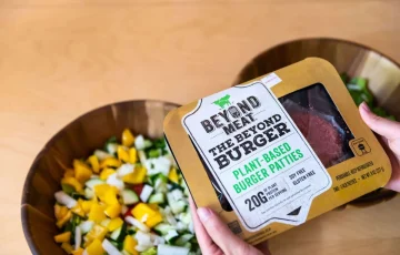 Las acciones de Beyond Meat (BYND) se hunden un 21% a medida que se acerca la división inversa del Nasdaq