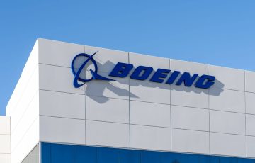 Las acciones de Boeing (BA) caen después de que el ejército estadounidense dejara en tierra los helicópteros Apache tras un accidente fatal