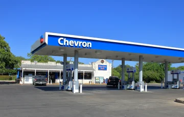 Las acciones de Chevron (CVX) ganan a medida que se acerca un acuerdo petrolero multimillonario con Venezuela